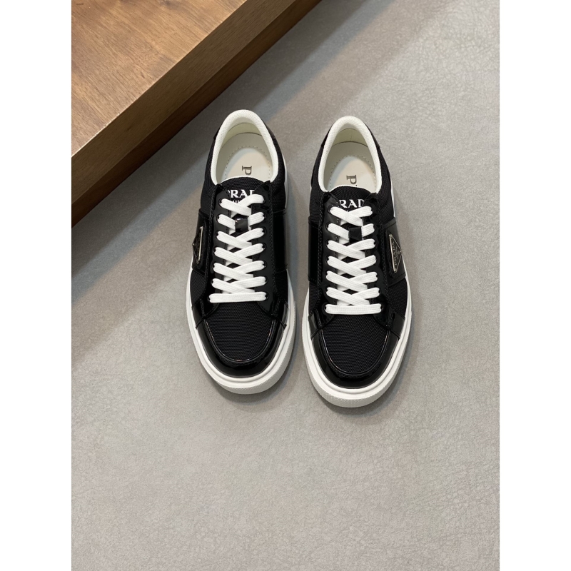 Pra*a casual shoes